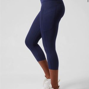 ATHLETA POCKET CAPRI